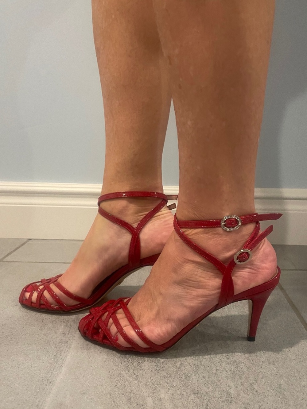 NIB GUCCI Red Patent Mid Heel Sandals